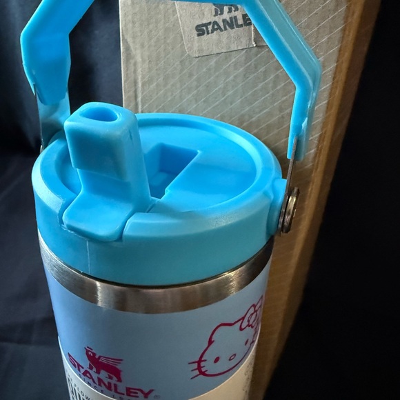 New 30oz Stanley Quencher H2.0 Tumbler - Blue Laser Engraved Hello Kitty - Picture 4 of 8